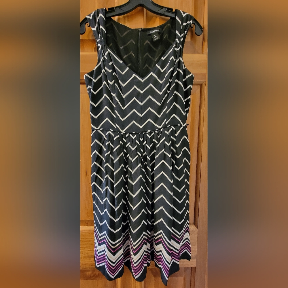 White House Black Market Strapless Silk Black & Pink Zigzag Chevron Dress
